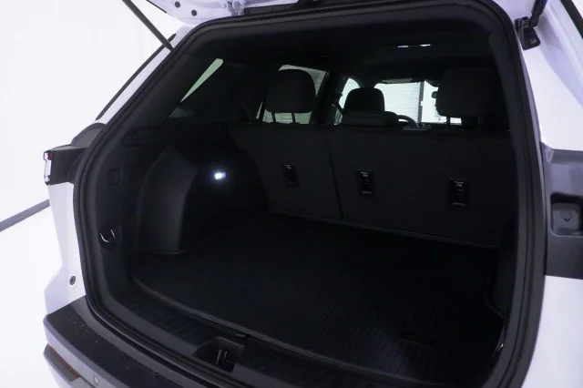 New 2027 Summit White Chevrolet LT image 8