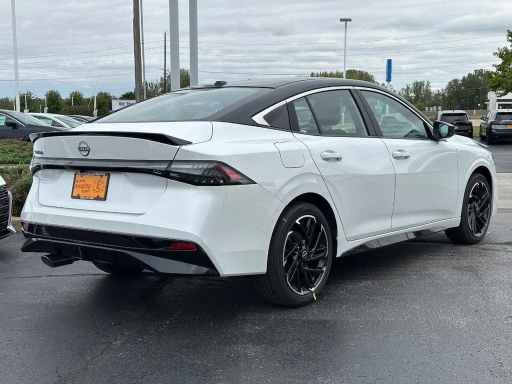 New 2027 Aspen White TriCoat / Super Black Two-tone Nissan SR image 3