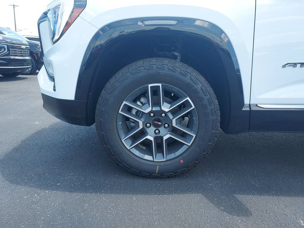 New 2026 Summit White GMC AT4 image 9