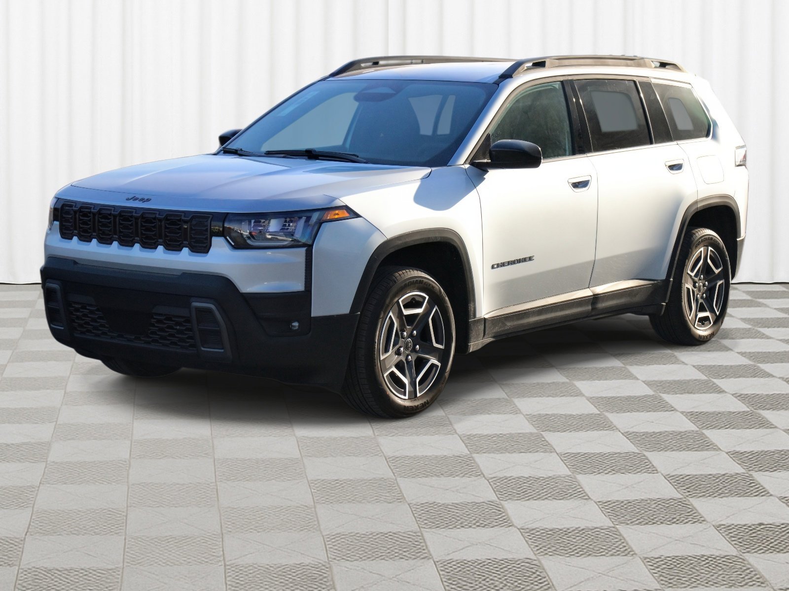 New 2026 Silver Zynith Clear-Coat Exterior Paint Jeep Laredo image 35