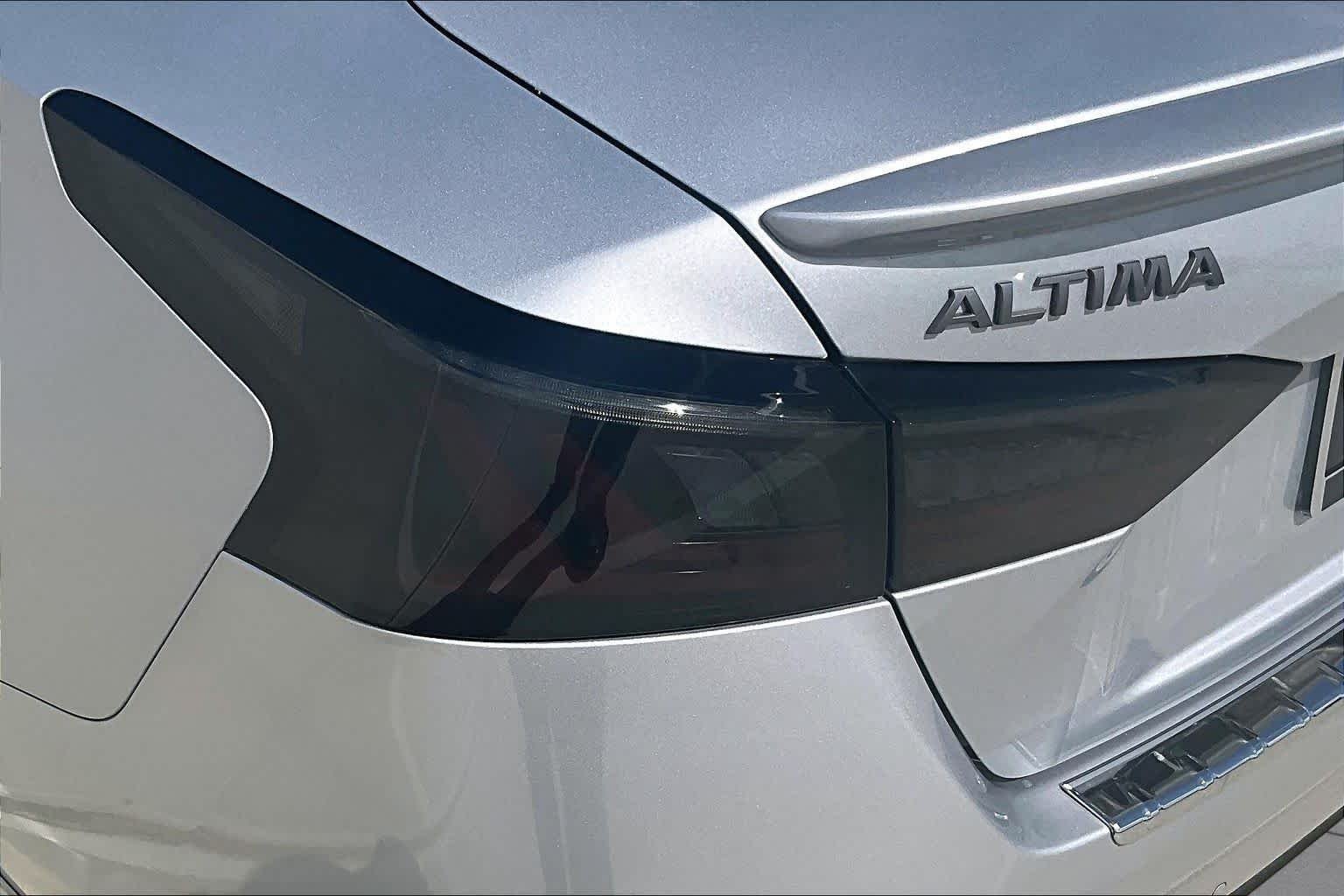 Used 2023 Brilliant Silver Metallic Nissan 2.5 SR image 27