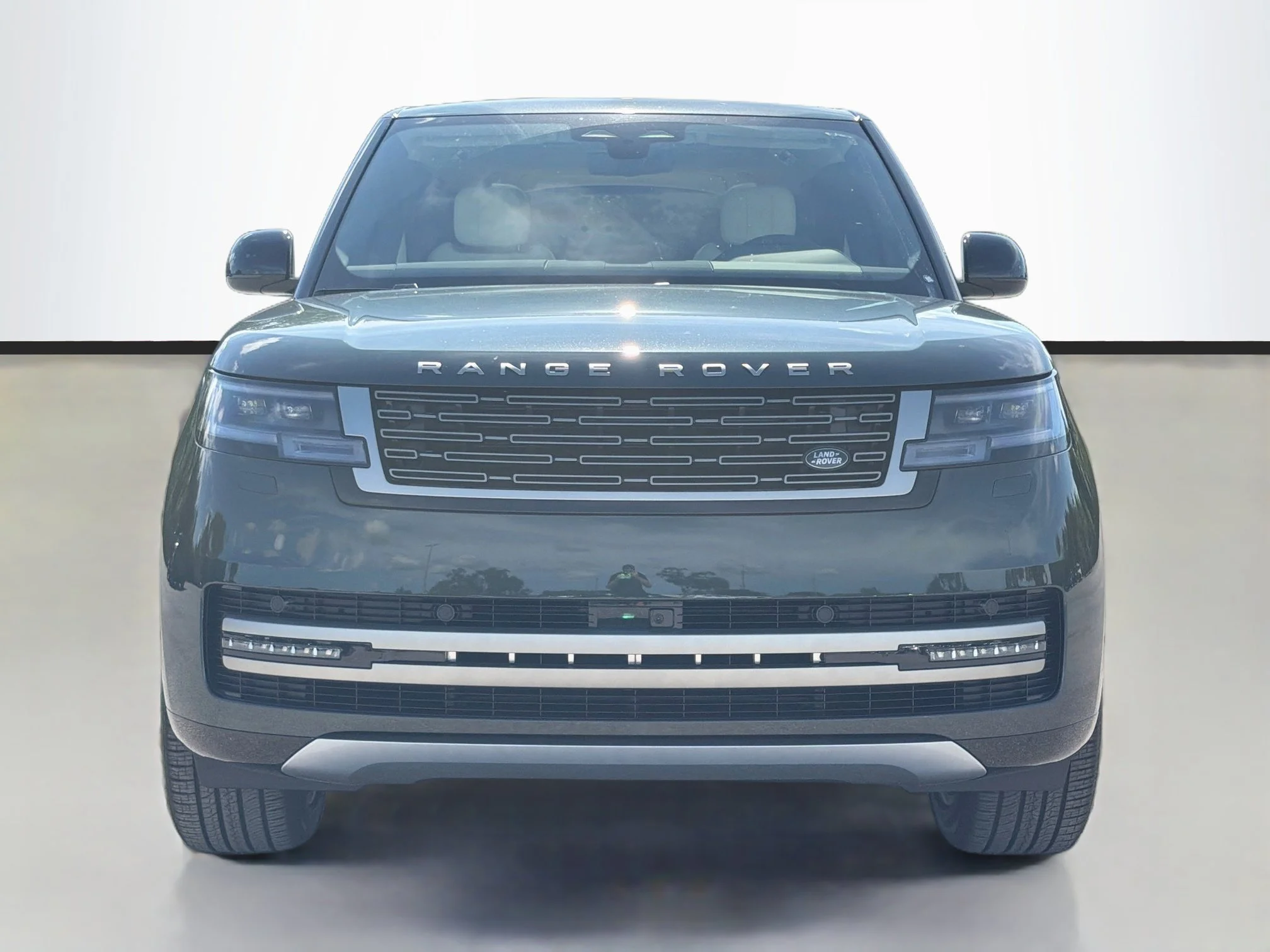 New 2026 Belgravia Green Land Rover SE image 8