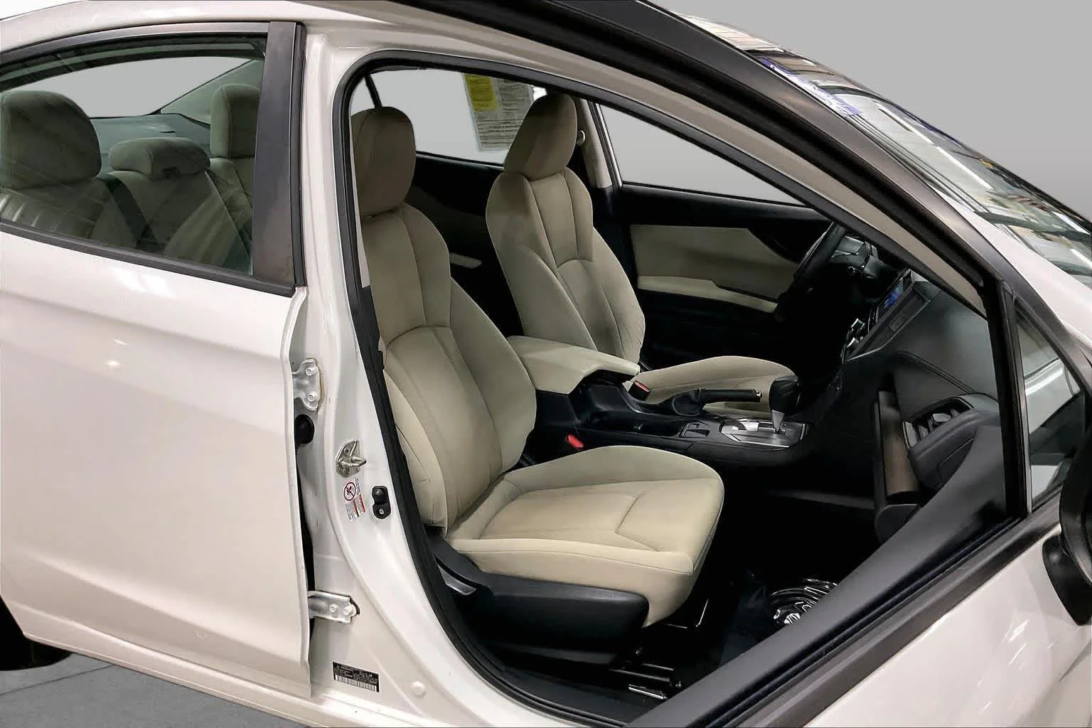 Used 2019 Crystal White Pearl Subaru  image 9