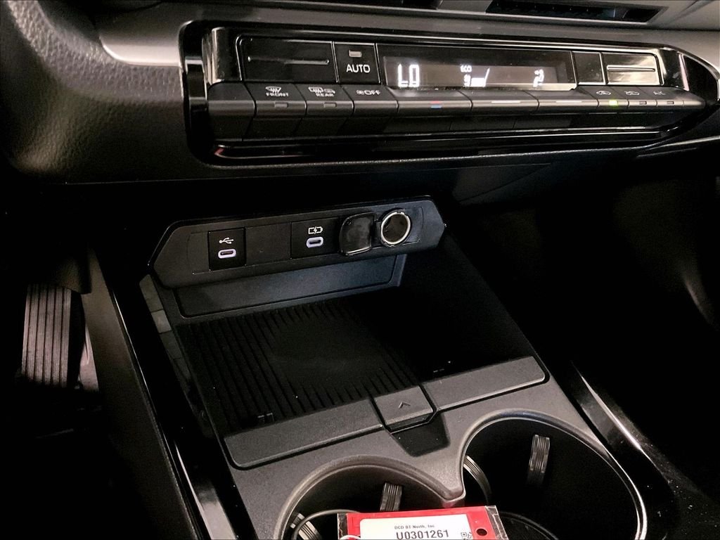 Used 2025  Toyota LE image 26