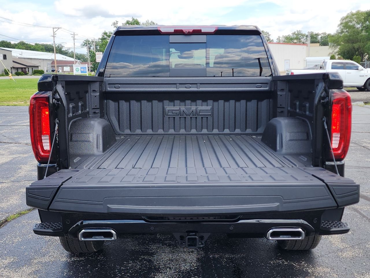 New 2026 Black GMC Denali Ultimate image 25