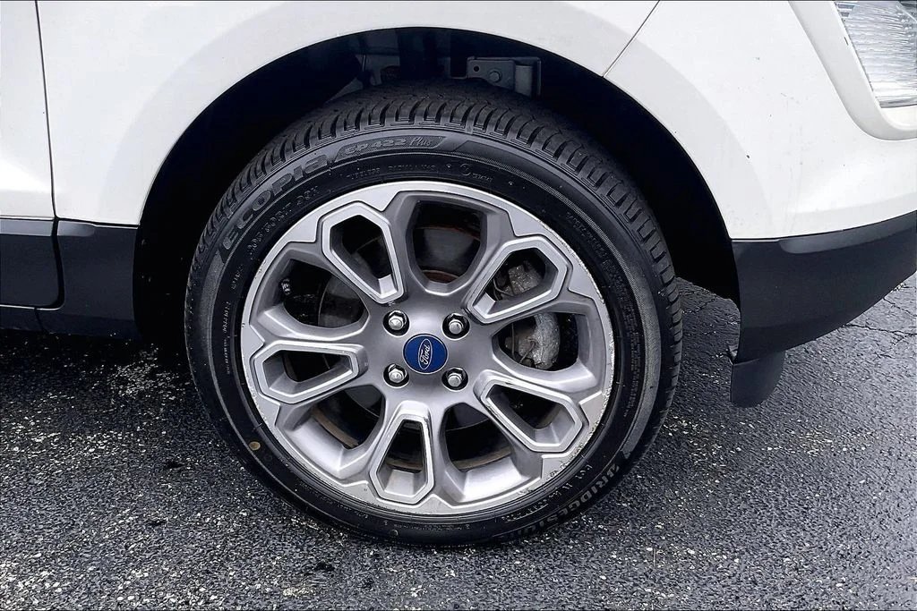 Used 2018 Diamond White Ford Titanium image 8