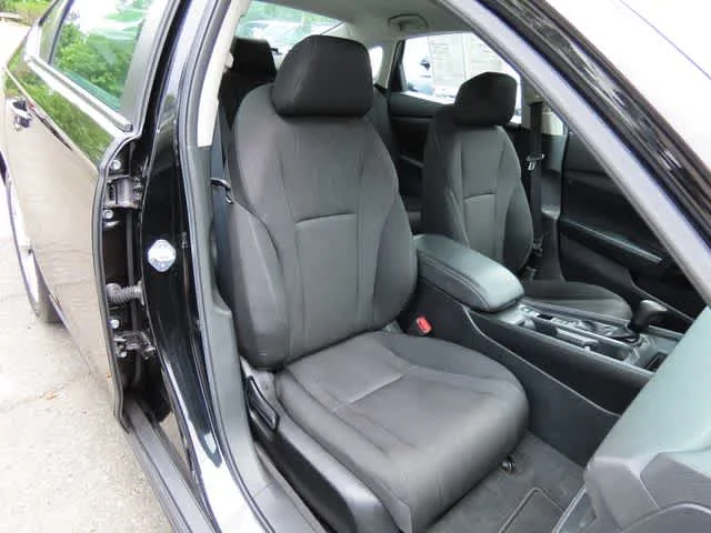 Certified Used 2023 Crystal Black Pearl Honda LX image 15