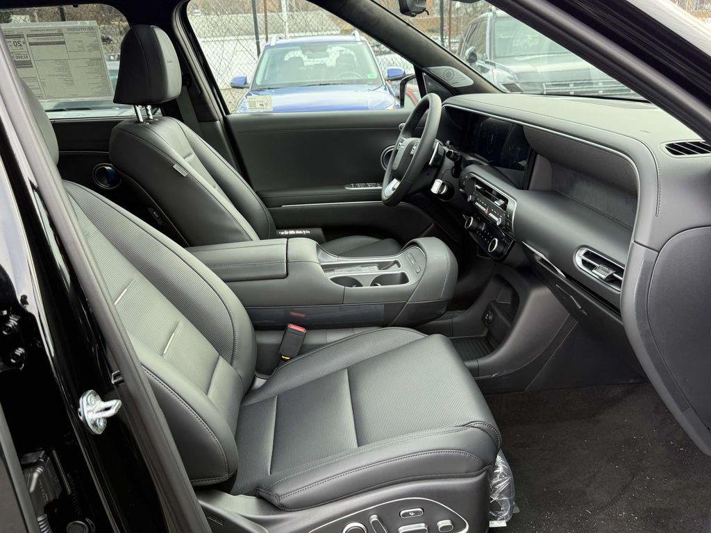 New 2026 Abyss Black Pearl Hyundai Calligraphy AWD image 16