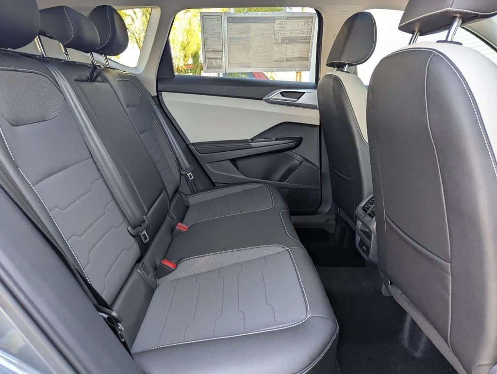 2025 Volkswagen Taos SE - Photo 20
