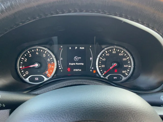 Used 2017 Gray Jeep Latitude image 14