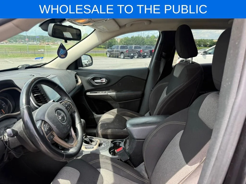 Used 2016 Black Jeep Altitude image 4