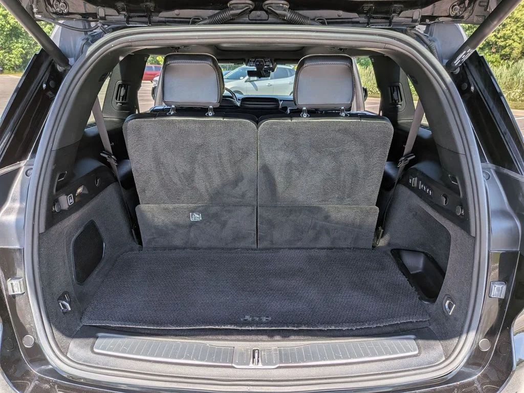 Used 2021 Black Jeep Summit image 26