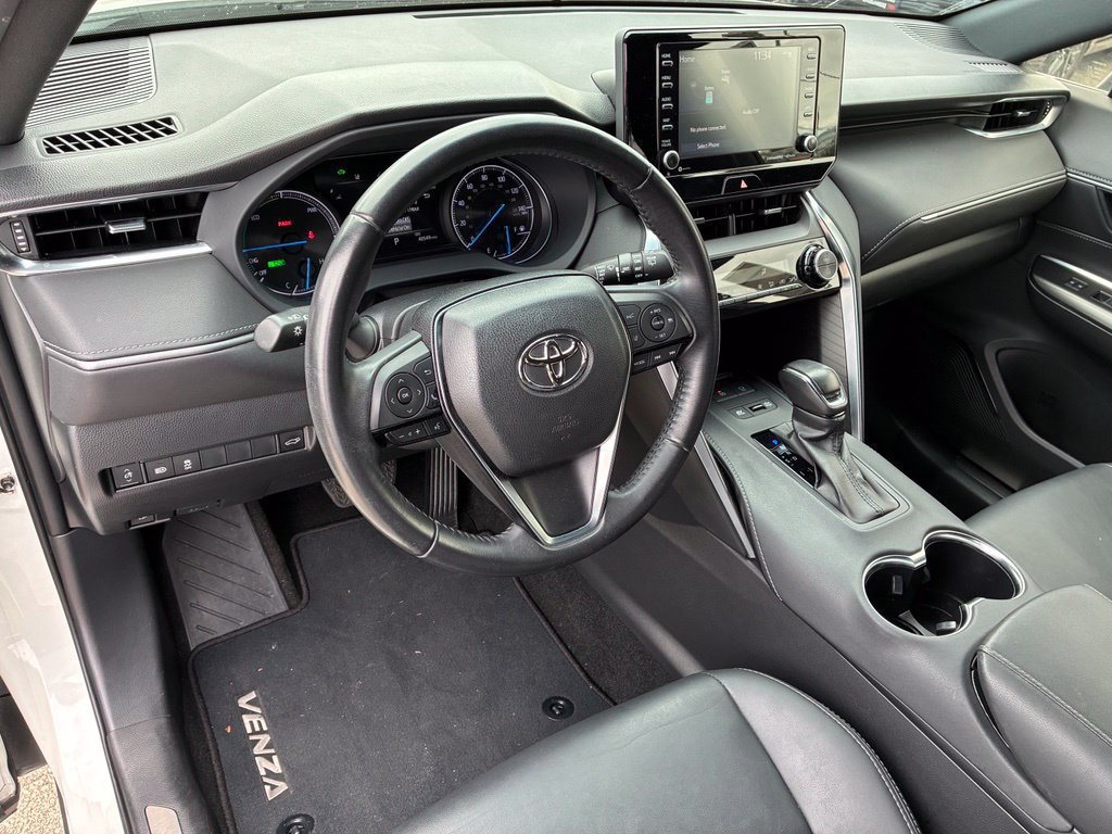 Used 2022 White Toyota XLE image 16