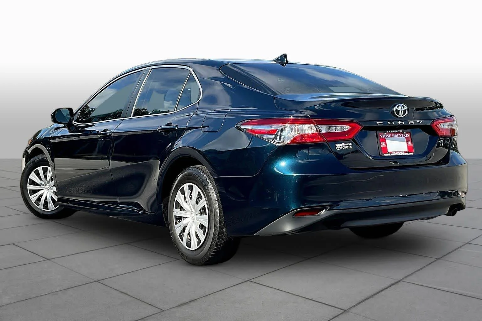 Used 2019 Galactic Aqua Mica Toyota L image 11