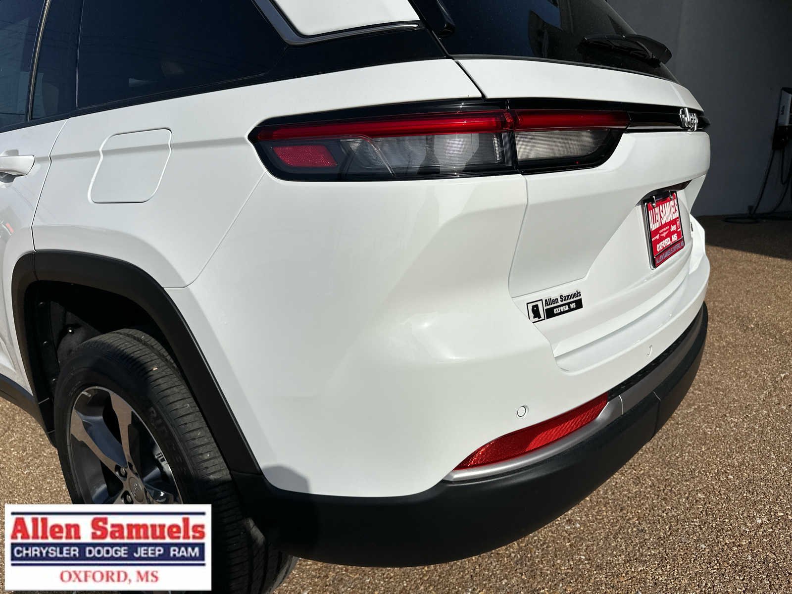 Used 2026 Bright White Clearcoat Jeep Limited image 54