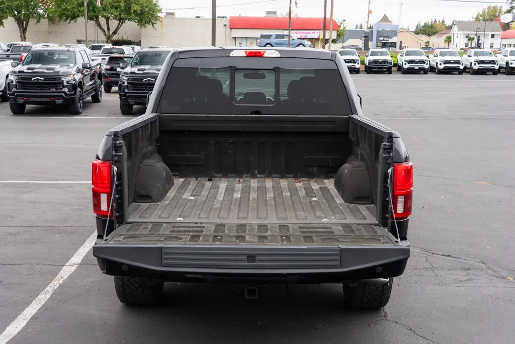 Used 2020 Black Metallic Ford Lariat image 8