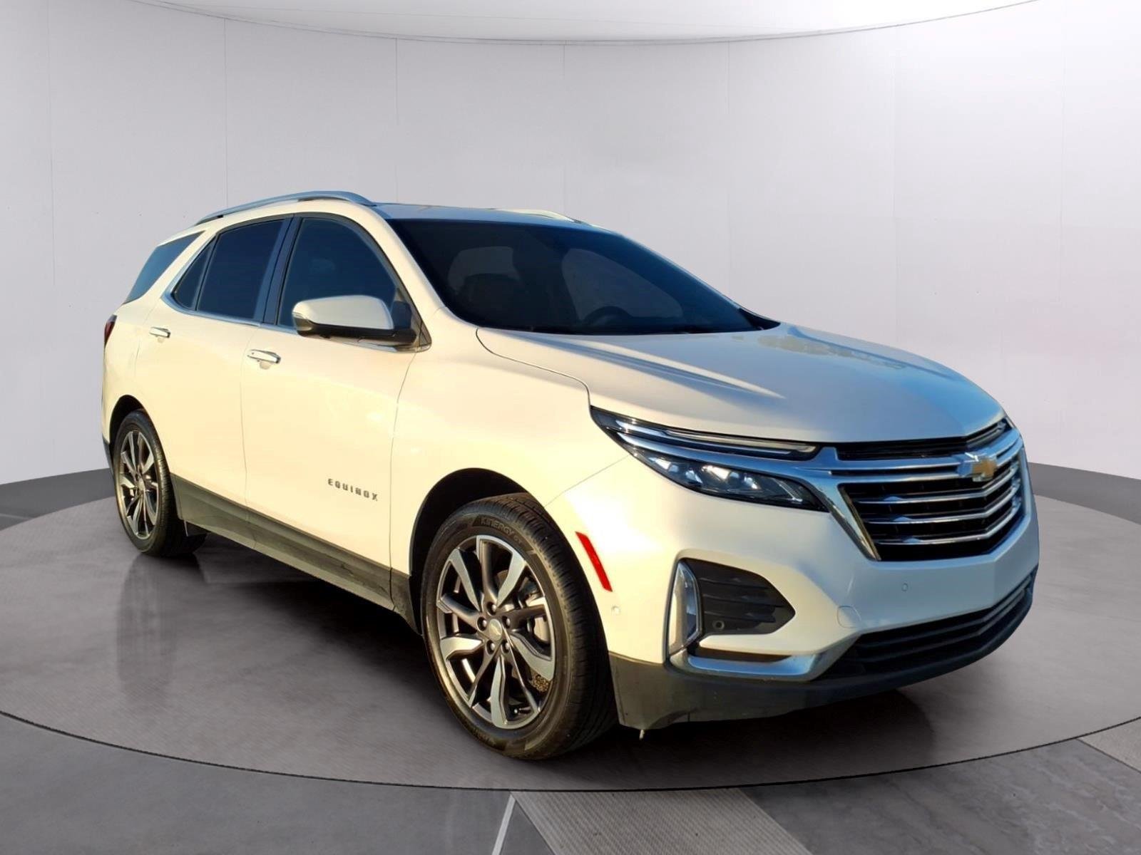 Used 2024 Iridescent Pearl Tricoat Chevrolet Premier image 7