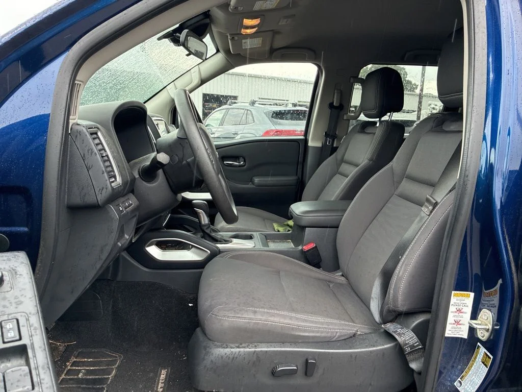 Used 2022 Blue Nissan SV image 10