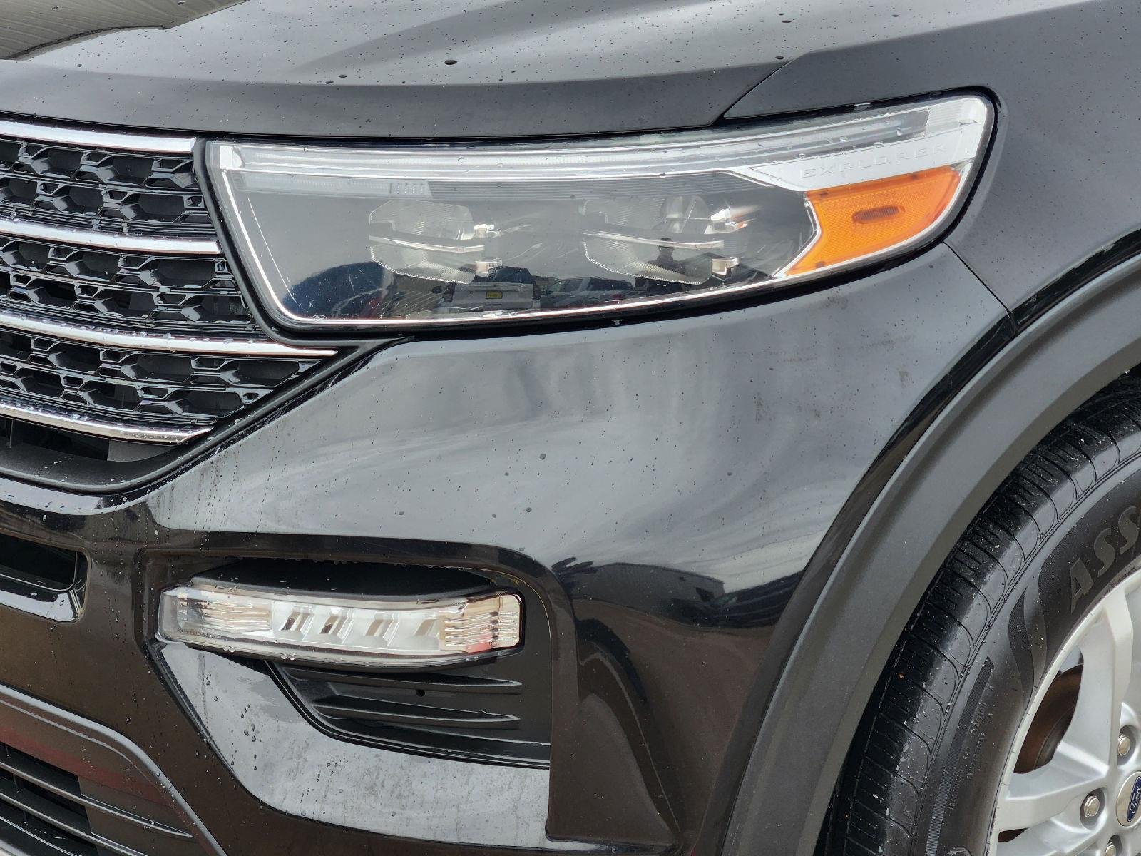 2023 Ford Explorer photo 8 of 34