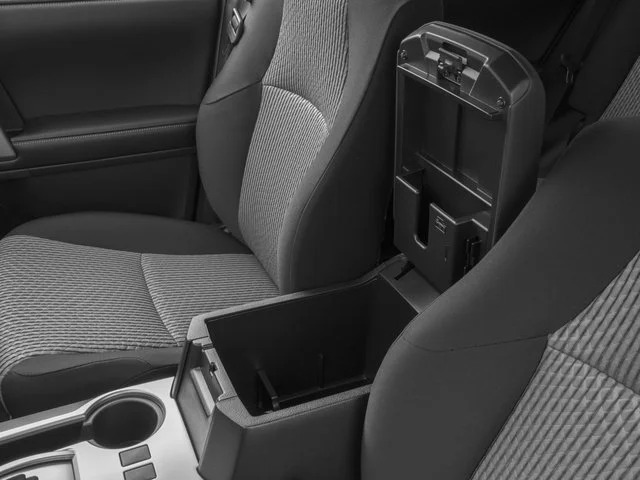 Used 2016  Toyota  image 17