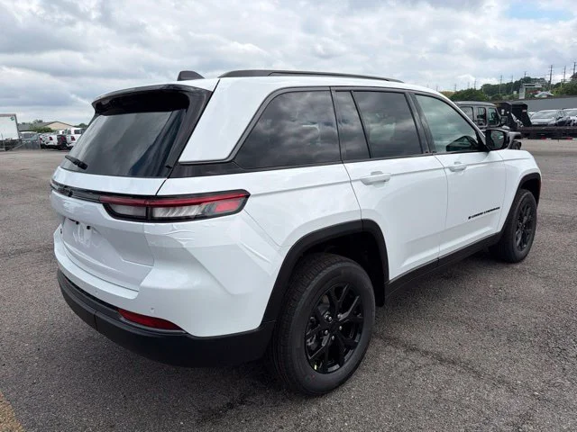 New 2026 White Jeep Altitude image 3