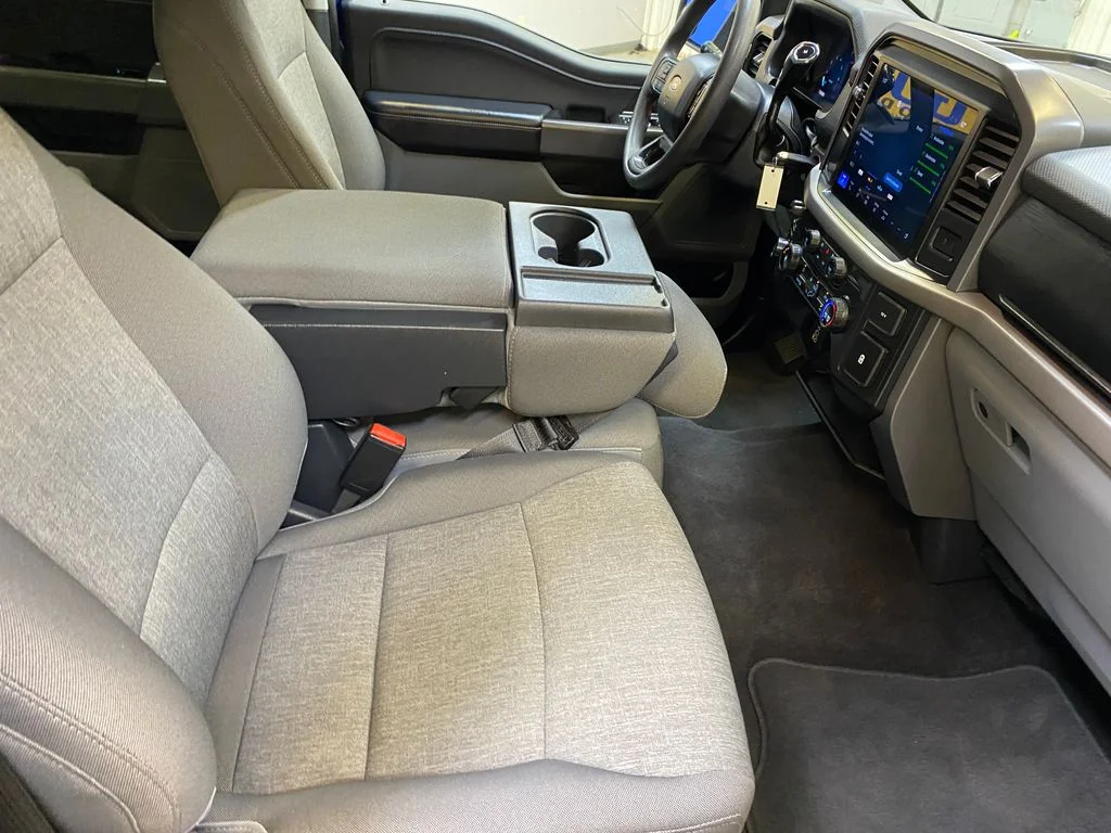 Used 2025 Blue Ford XLT image 25