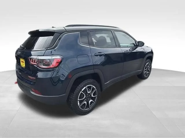 New 2026 Fathom Blue Pearl Coat Jeep Trailhawk image 7