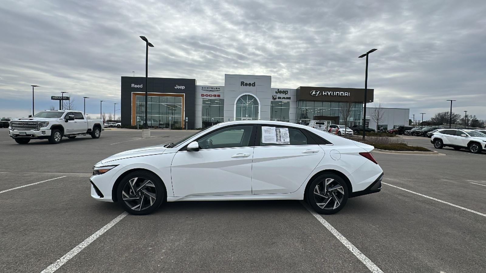 Certified 2025 Hyundai Elantra SEL with VIN KMHLS4DG8SU865828 for sale in Kansas City