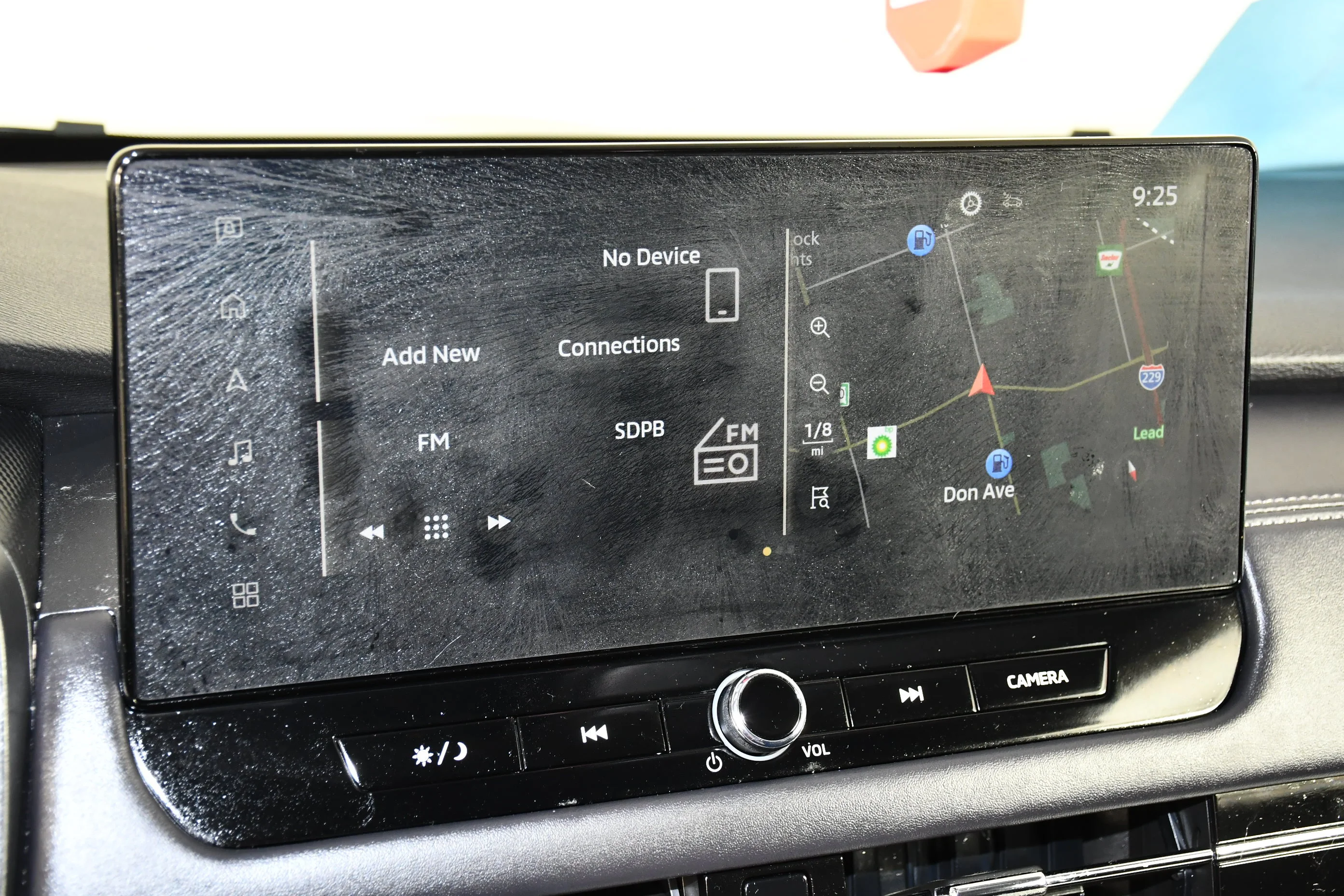 Used 2025 Silver Mitsubishi ES image 17
