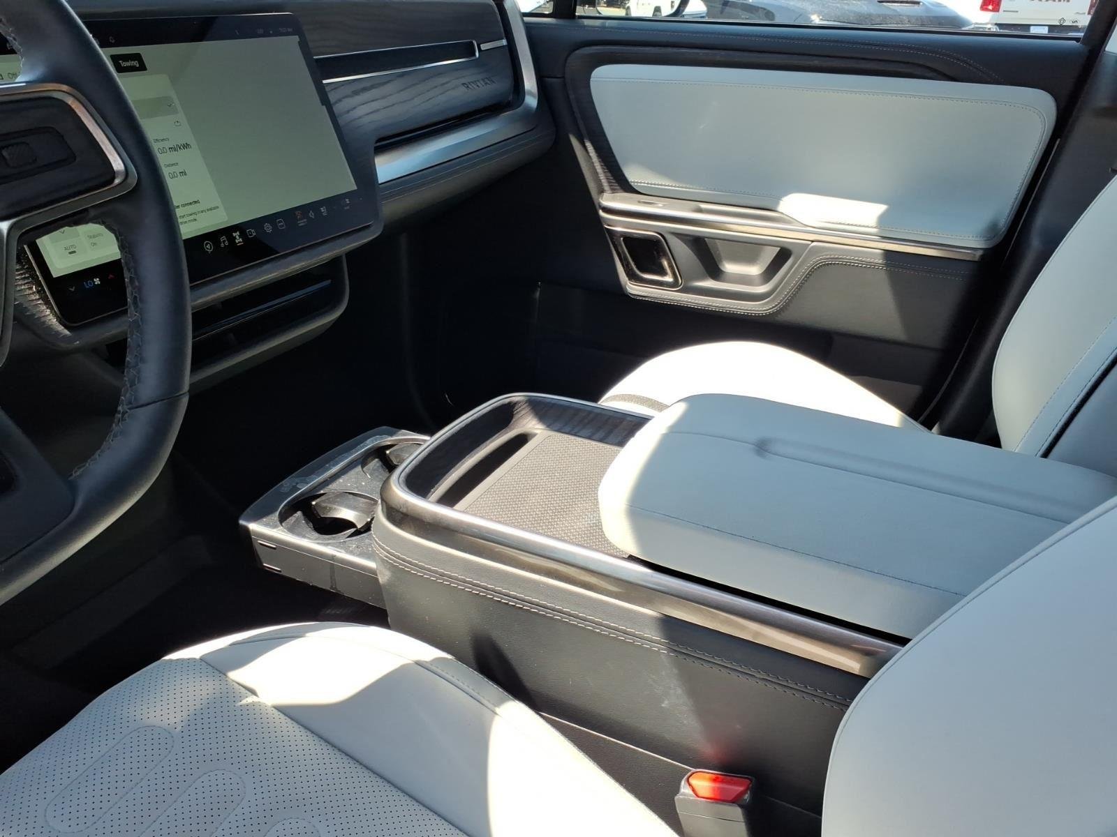 Used 2024  Rivian Adventure image 20