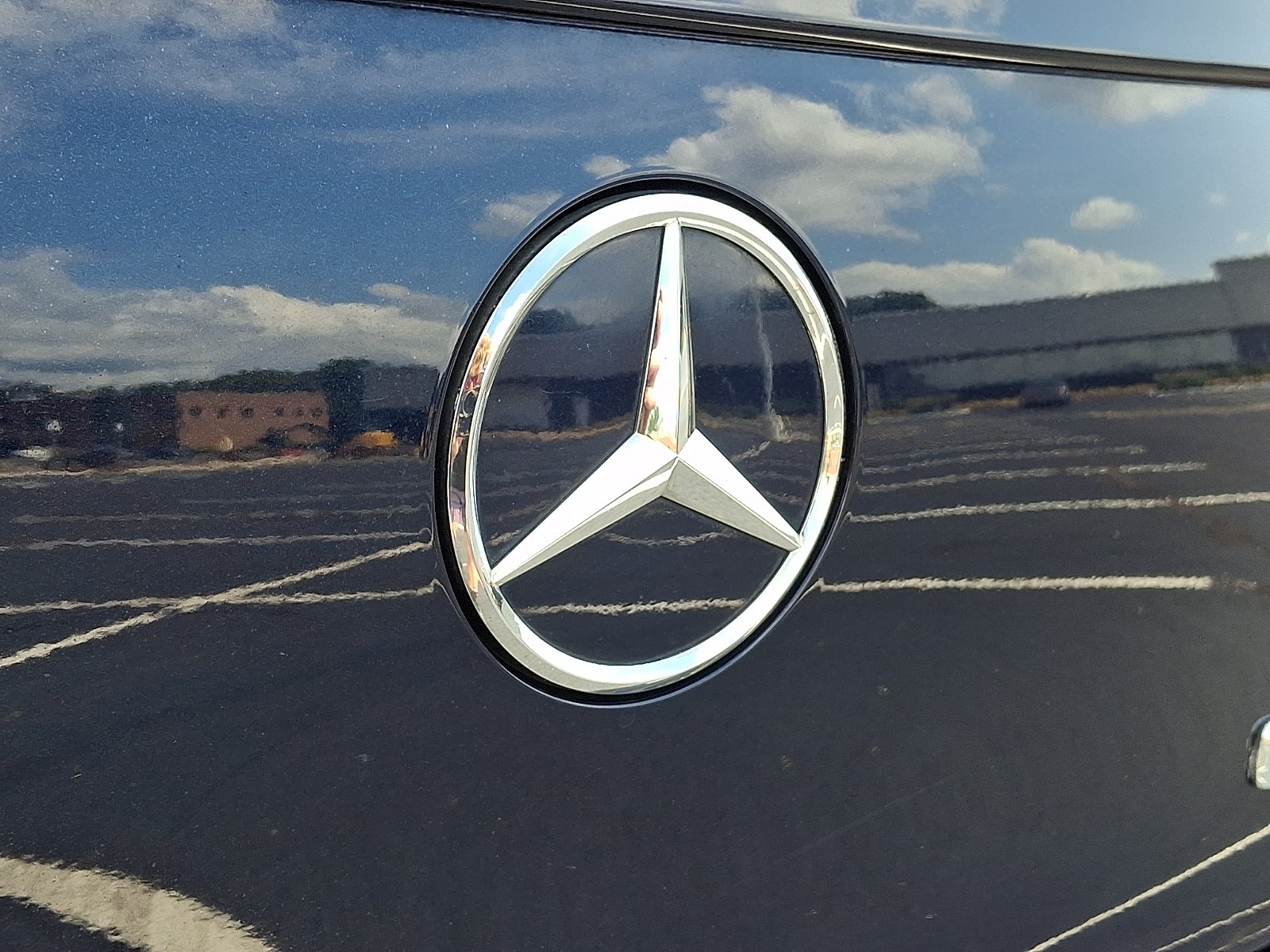 Used 2018 Lunar Blue Metallic - 890 Mercedes-Benz 4MATIC® image 31