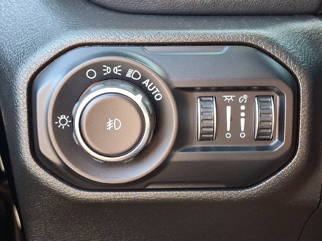 Used 2020 Black Jeep Unlimited Sahara High Altitude image 25