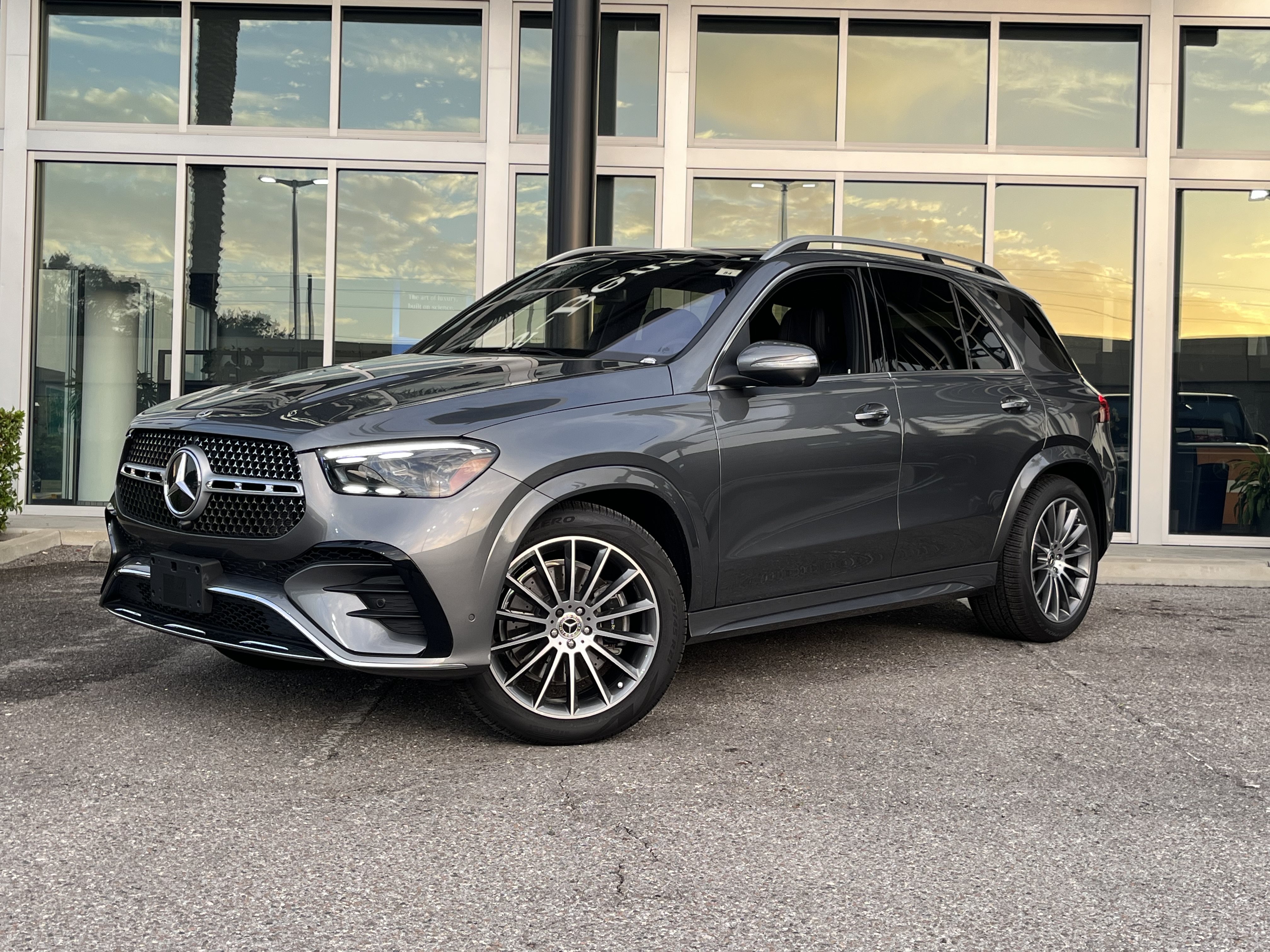 New 2026 SELENITE GREY Mercedes-Benz GLE 580 image 2