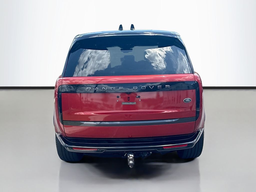 Used 2023  Land Rover SE image 6
