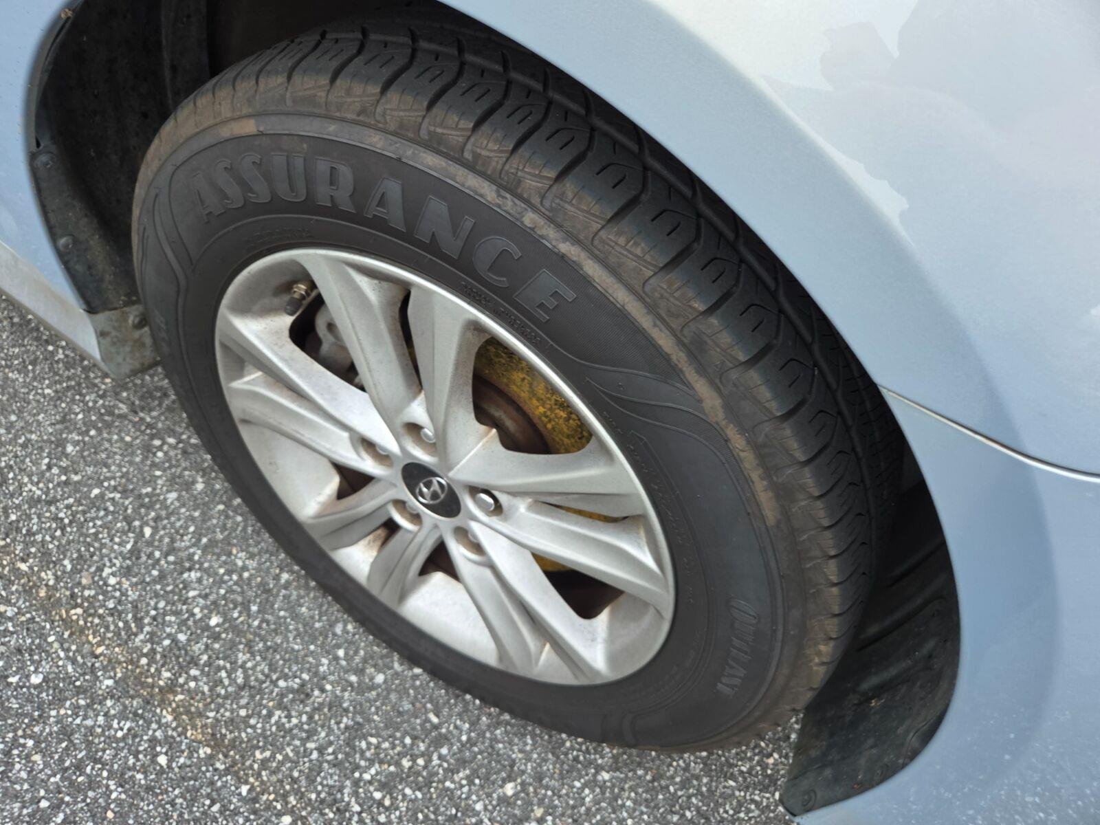 Used 2014 Silver Hyundai GLS image 4