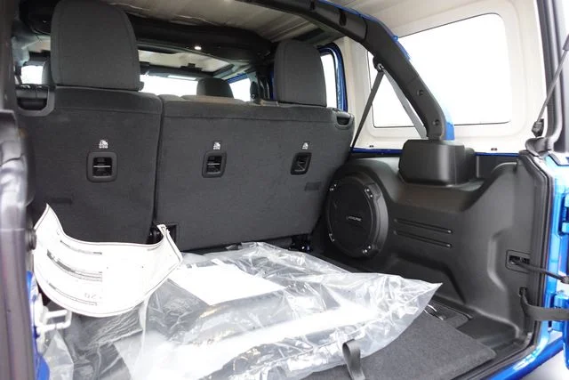 New 2026 Hydro Blue Pearl-Coat Exterior Paint Jeep Rubicon image 25