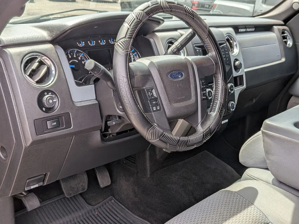 Used 2013 Black Ford XLT image 30