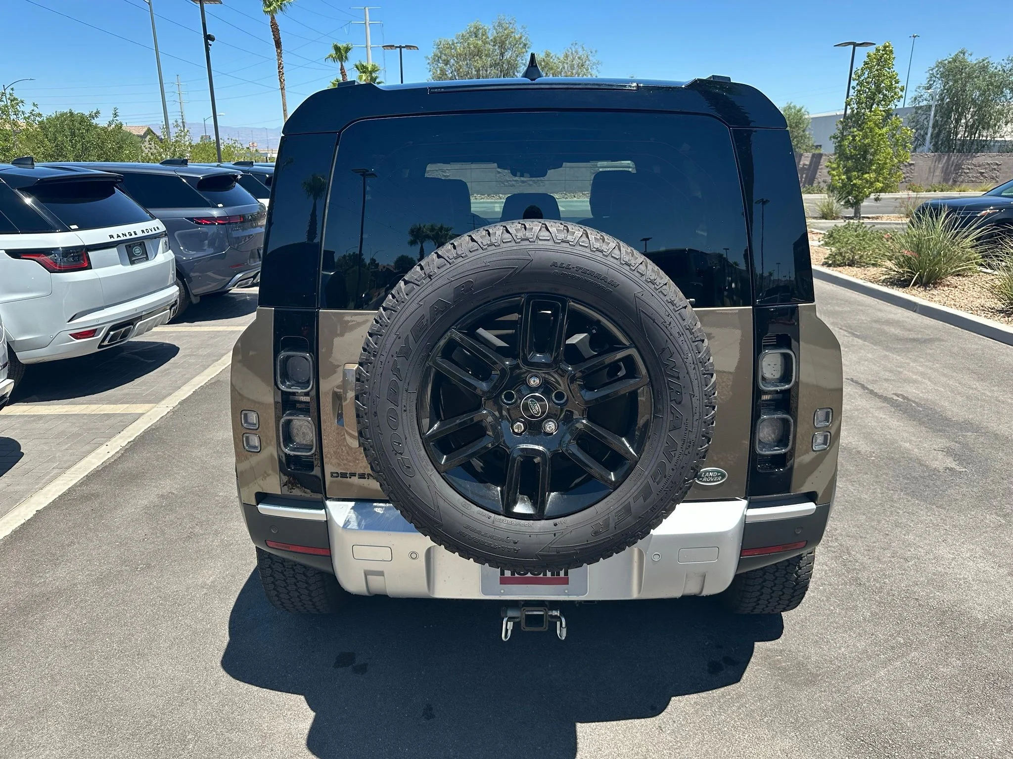 Used 2023 Gondwana Stone Metallic Land Rover S image 7