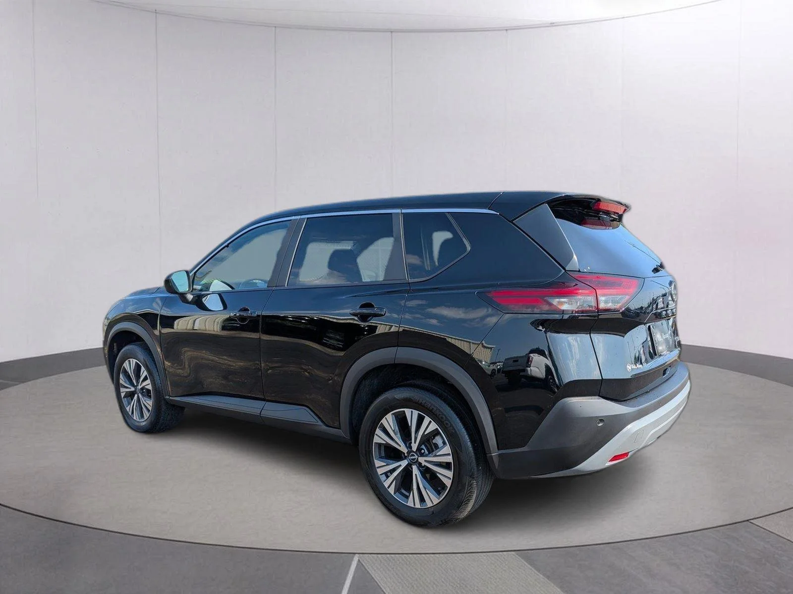 Used 2023 Super Black Nissan SV image 3
