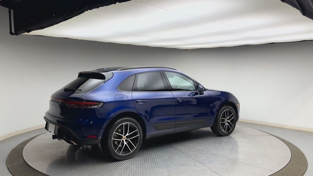Used 2022 Gentian Blue Metallic Porsche  image 2