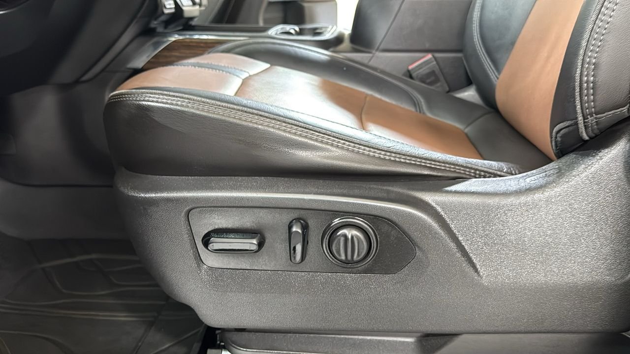 Used 2019 Black Chevrolet High Country image 14