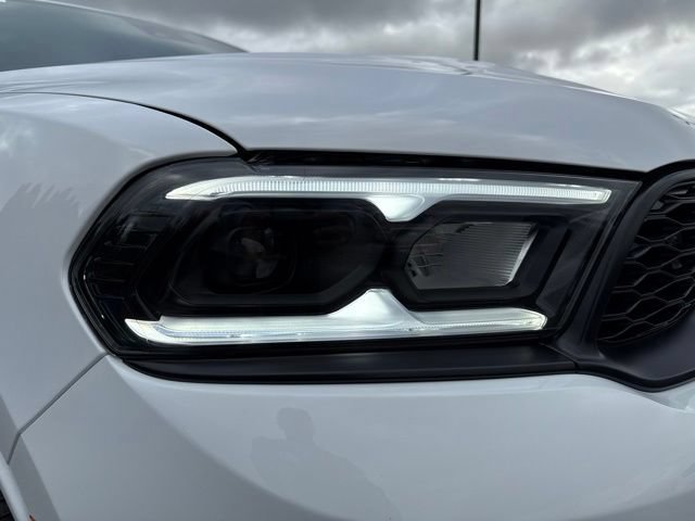 New 2027 White Knuckle Clear-Coat Exterior Paint Dodge GT Plus HEMI image 9