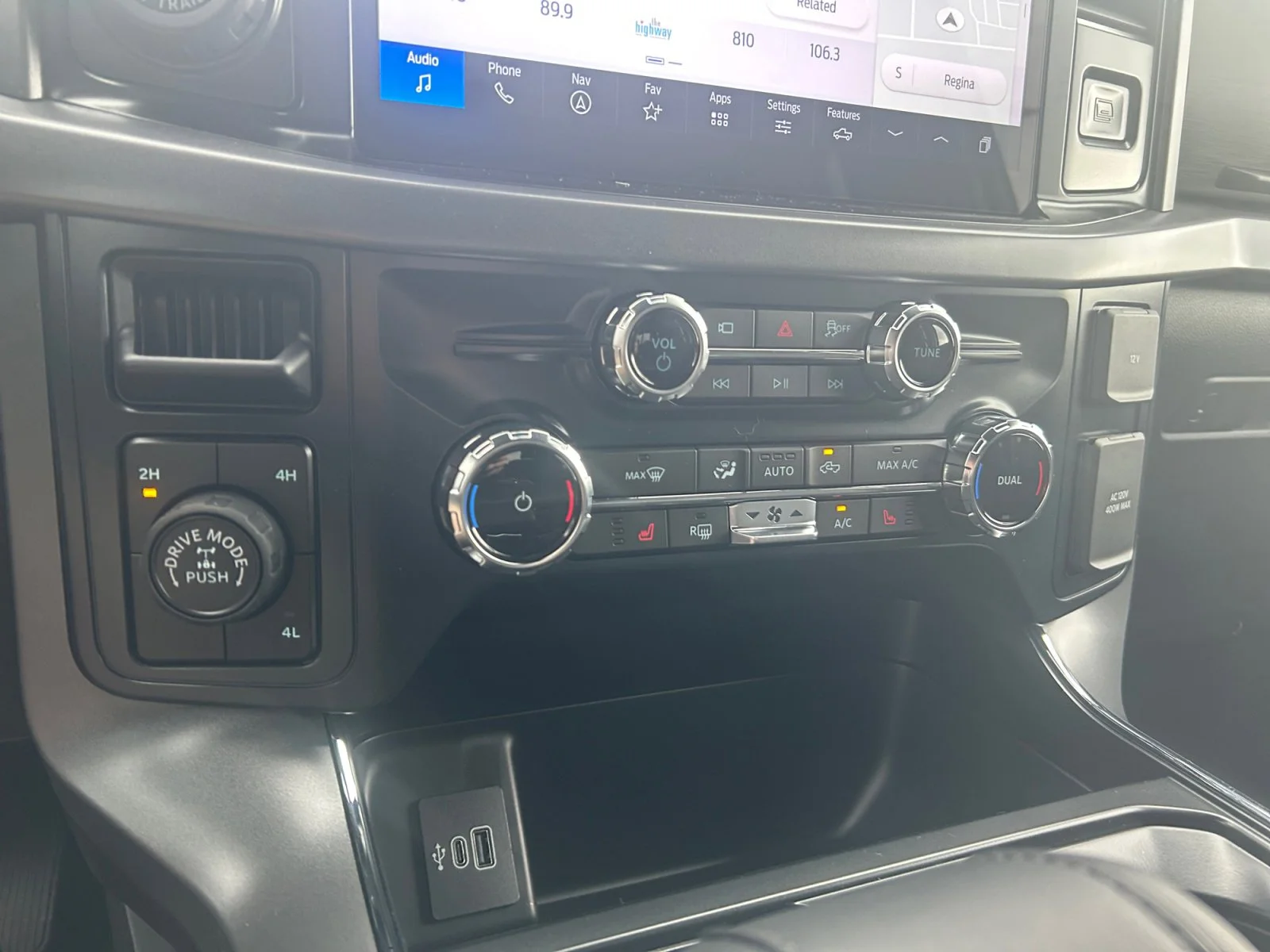 New 2026 Oxford White Ford XLT image 22