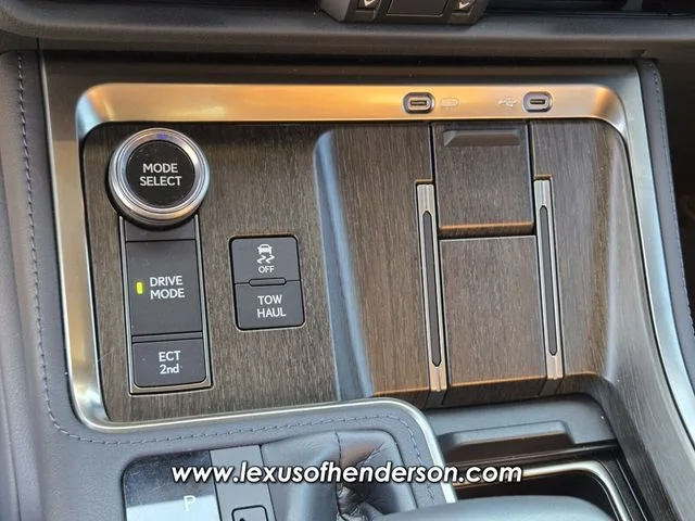 Certified Used 2025  Lexus 550 Luxury+ image 30