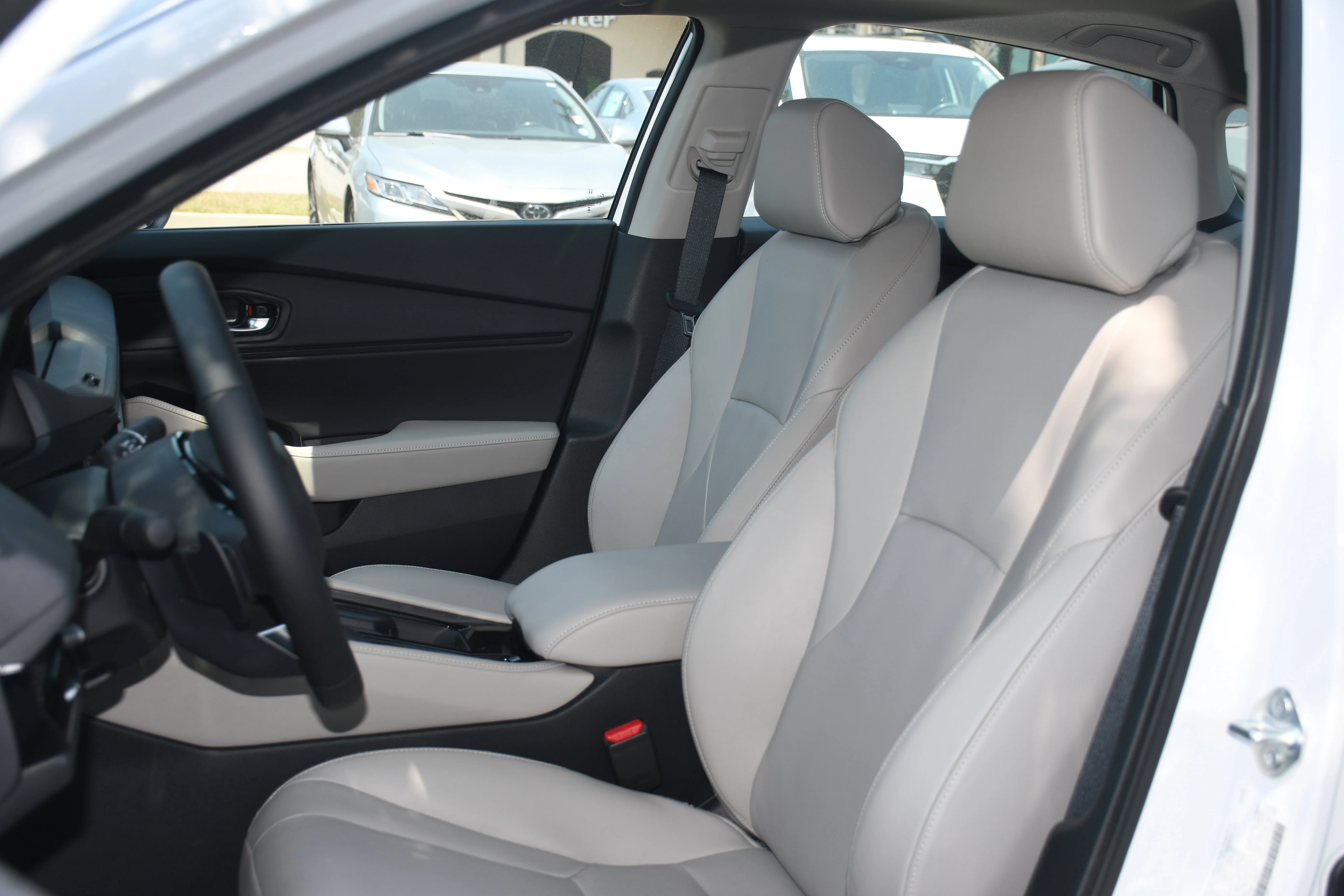New 2026 Platinum White Pearl Honda Touring image 7