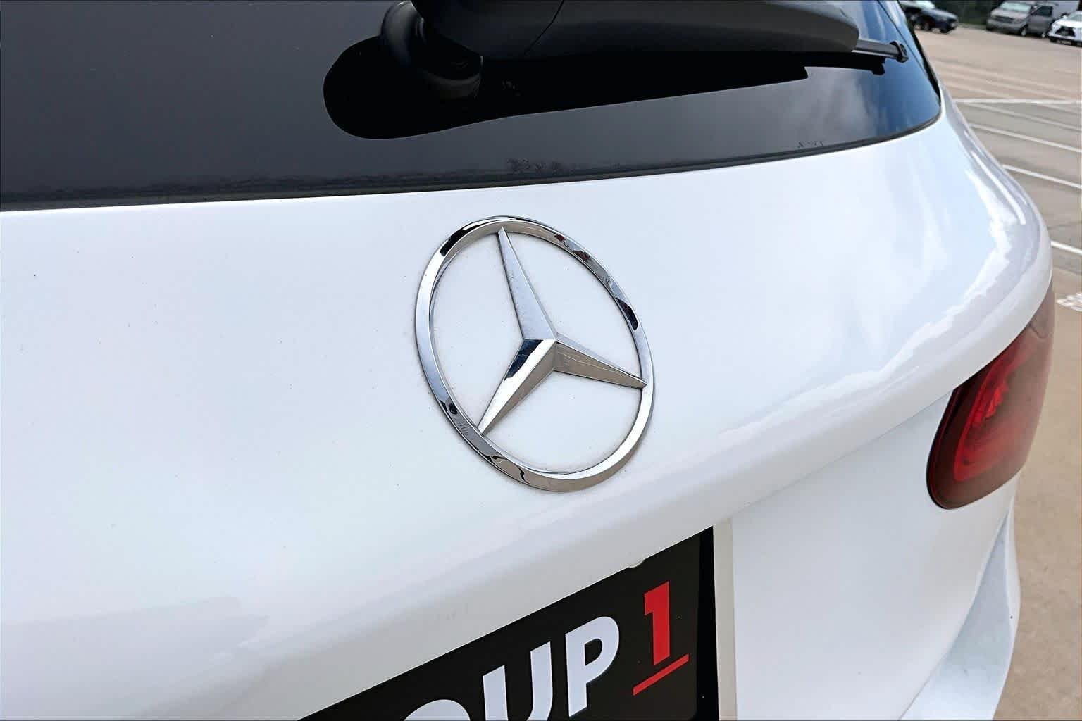 Used 2020 Polar White Mercedes-Benz GLC 300 image 9