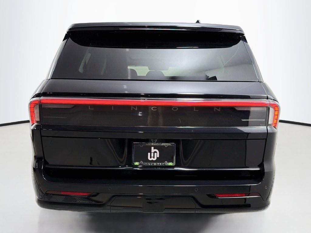 Used 2025 Black Lincoln Reserve image 6