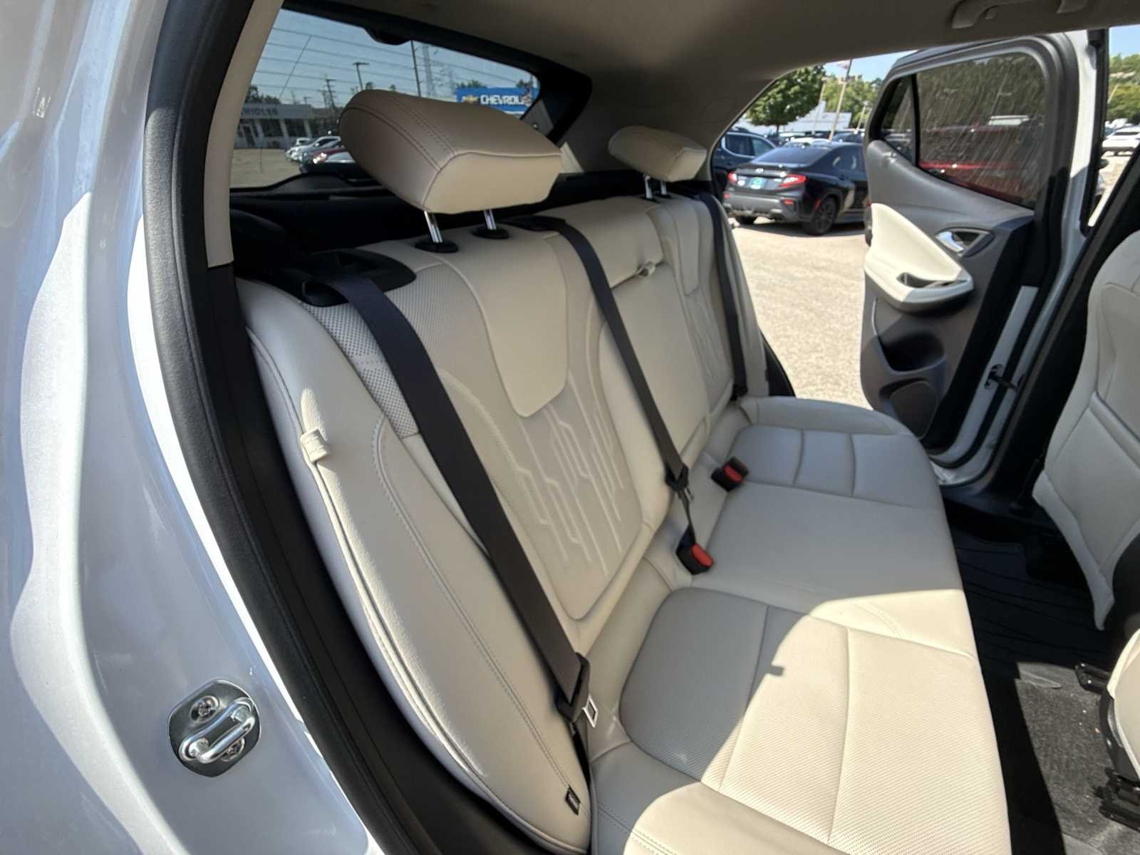 Certified Used 2025 White Frost Tricoat Buick Avenir image 26