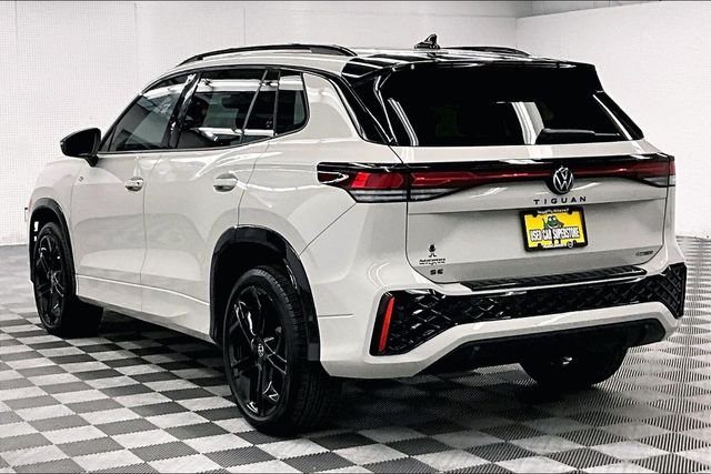 2025 Volkswagen Tiguan SE R-LINE BLACK - Photo 3