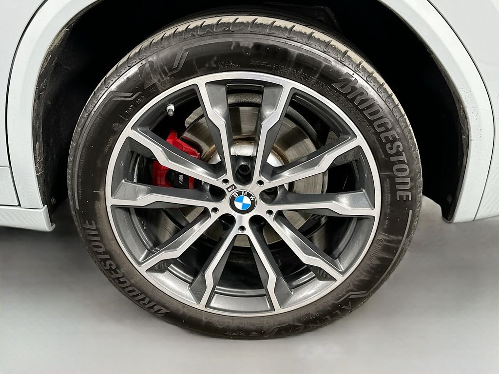 Used 2022 Gray BMW sDrive30i image 32